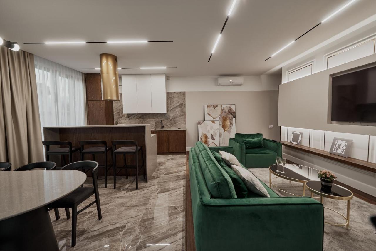 Kostjukowski Apartments Avalon Lviv Exteriör bild